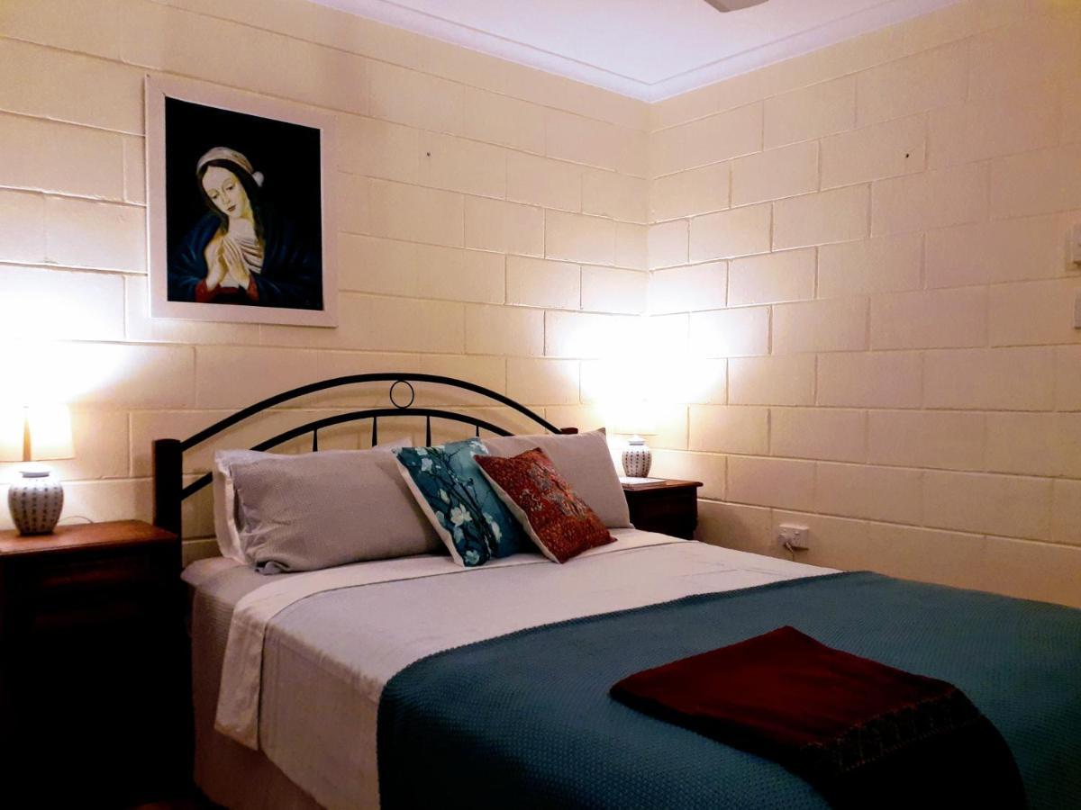 J & Ella'S Holiday House - 2 Bedroom, 2 Bathroom Home Cooktown Eksteriør billede