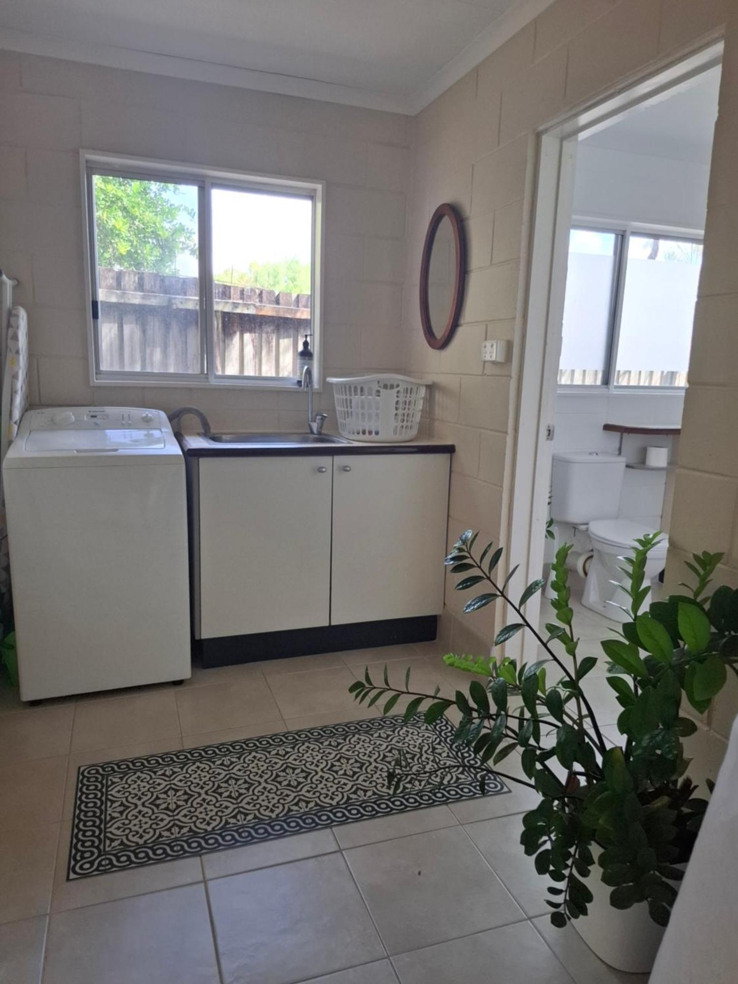 J & Ella'S Holiday House - 2 Bedroom, 2 Bathroom Home Cooktown Eksteriør billede